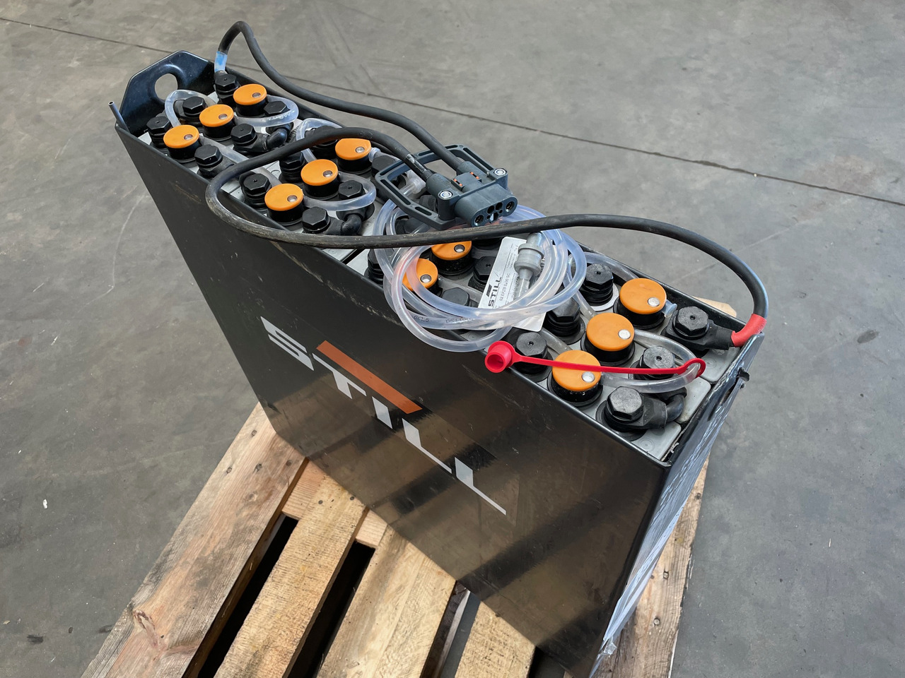 Exide 24 Volt I 2EPzB 200 - بطارية - معدات المناولة: صورة 1 Exide 24 Volt I 2EPzB 200 - بطارية - معدات المناولة: صورة 1