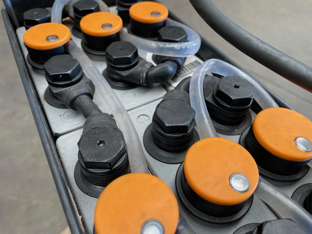 Exide 24 Volt I 2EPzB 200 - بطارية - معدات المناولة: صورة 3 Exide 24 Volt I 2EPzB 200 - بطارية - معدات المناولة: صورة 3