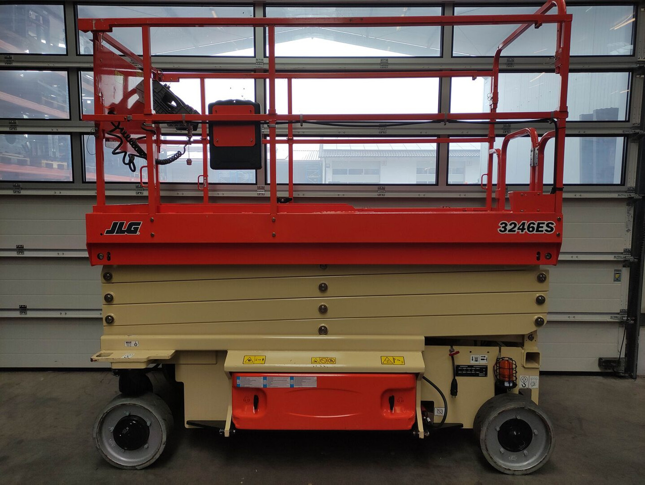 JLG 3246ES - مرفاع مقصي: صورة 1 JLG 3246ES - مرفاع مقصي: صورة 1