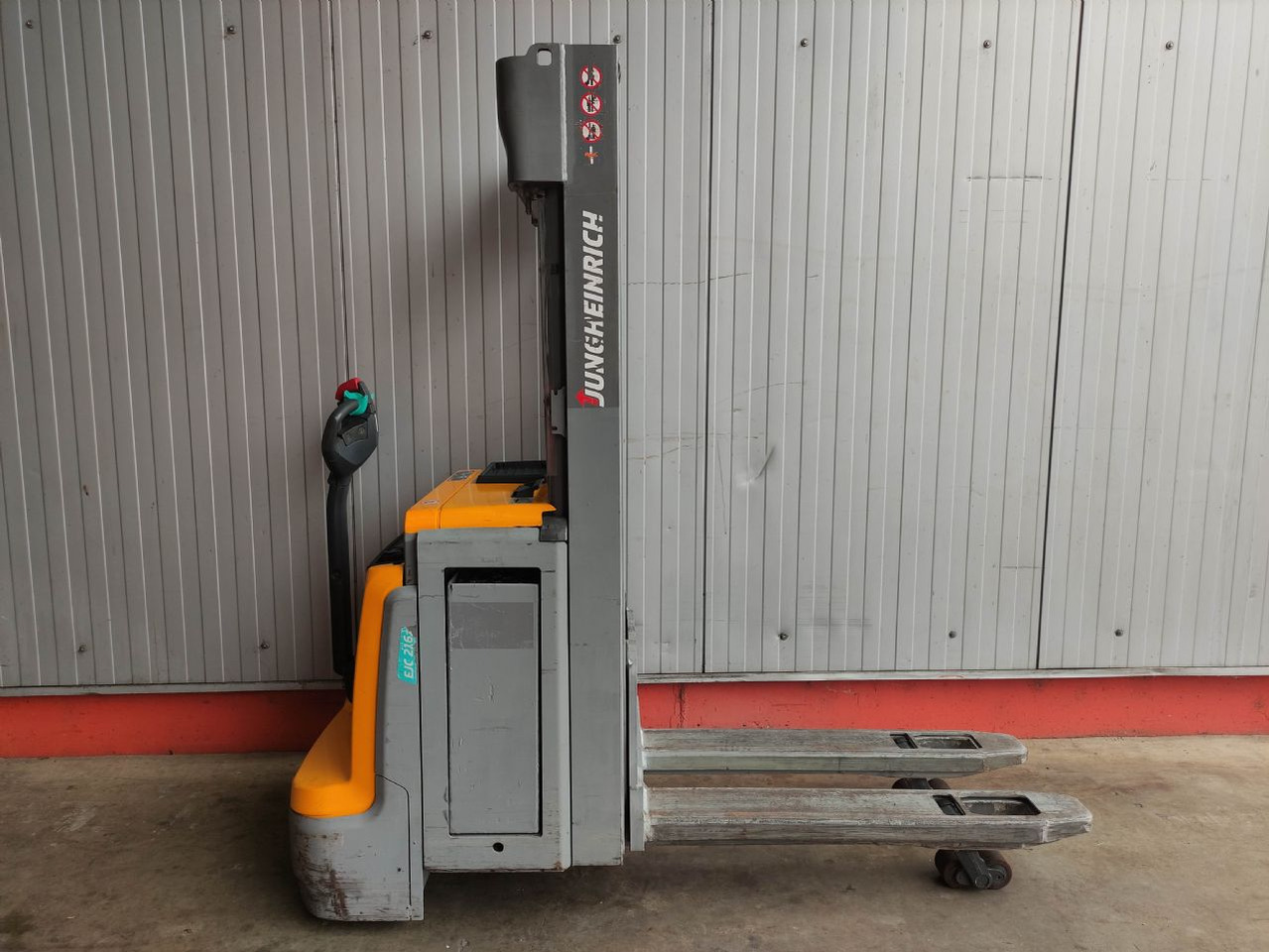 Jungheinrich EJC 216 Z - آلة تكديس: صورة 2 Jungheinrich EJC 216 Z - آلة تكديس: صورة 2