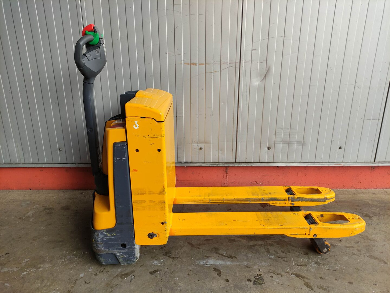 Jungheinrich EJE 116 - شاحنة نقل الطبالي: صورة 2 Jungheinrich EJE 116 - شاحنة نقل الطبالي: صورة 2