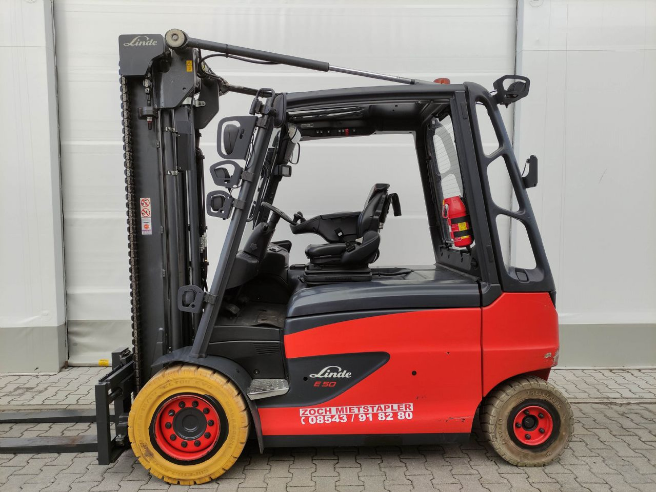 Linde E50HL-01-388 - رافعة شوكية كهربائية: صورة 1 Linde E50HL-01-388 - رافعة شوكية كهربائية: صورة 1