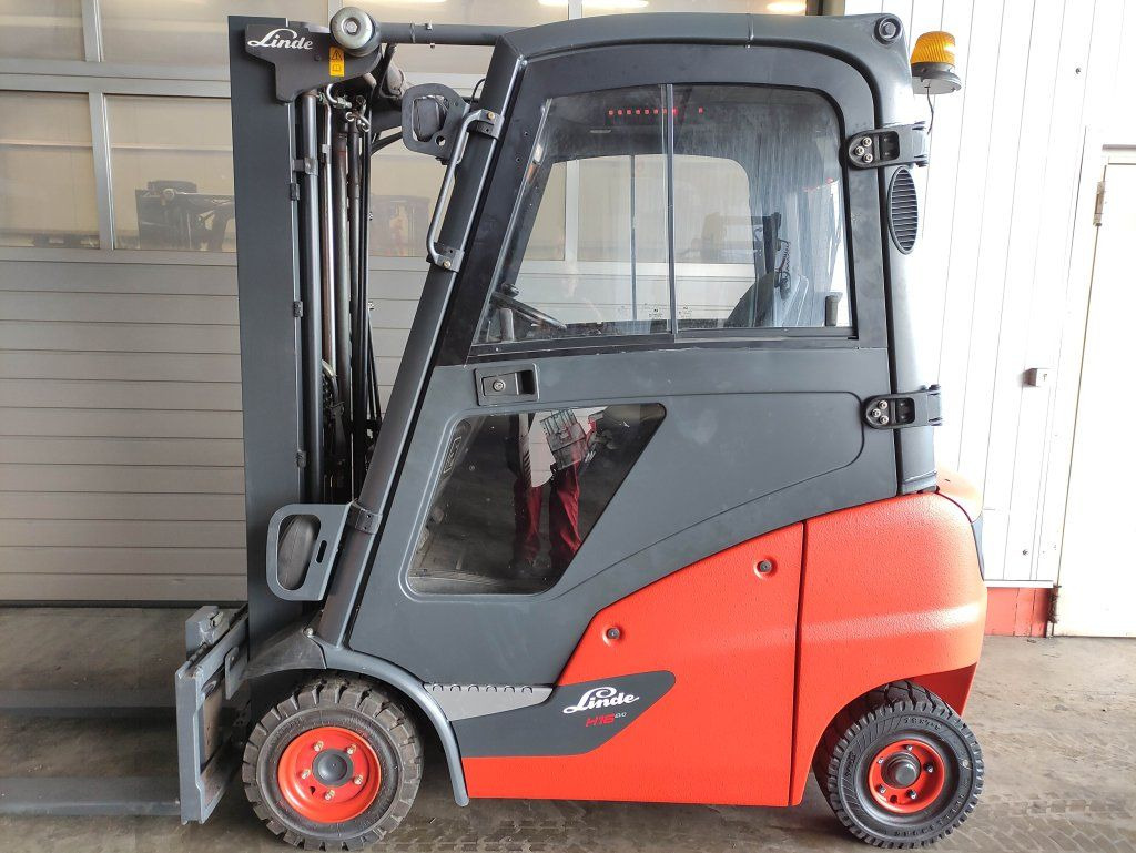 Linde H16D-01-391 *Komplett aufbereitet* - رافعة شوكية ديزل: صورة 1 Linde H16D-01-391 *Komplett aufbereitet* - رافعة شوكية ديزل: صورة 1