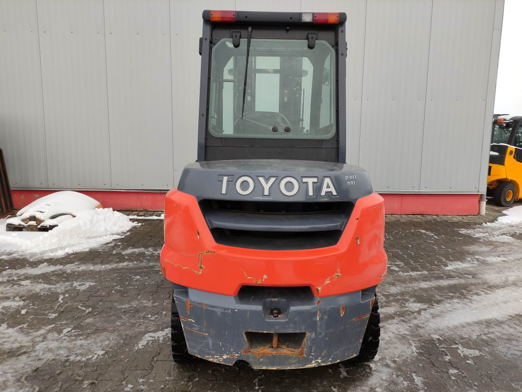 Toyota 40-8FD50N - رافعة شوكية ديزل: صورة 4 Toyota 40-8FD50N - رافعة شوكية ديزل: صورة 4