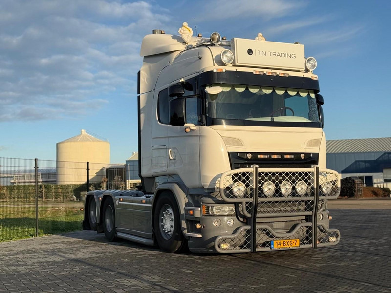 Scania R580 VOLLE SHOWTRUCK, VOLLUCHT, OPEN UITLAAT, INTERIEUR. - رأس تريلا: صورة 1 Scania R580 VOLLE SHOWTRUCK, VOLLUCHT, OPEN UITLAAT, INTERIEUR. - رأس تريلا: صورة 1