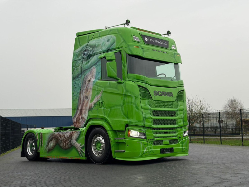 Scania S520 V8 NGS SHOWTRUCK, VOLLUCHT, SMART2 TACHO, PARK COOL, RETARDER, TOPSTAAT. - رأس تريلا: صورة 1 Scania S520 V8 NGS SHOWTRUCK, VOLLUCHT, SMART2 TACHO, PARK COOL, RETARDER, TOPSTAAT. - رأس تريلا: صورة 1