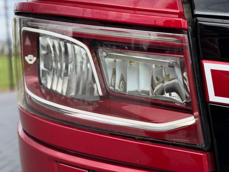 Scania S580 V8 NGS SHOWTRUCK, VOLLUCHT, RETARDER, LEER, GESTUURD. - مقطورة السحب: صورة 5 Scania S580 V8 NGS SHOWTRUCK, VOLLUCHT, RETARDER, LEER, GESTUURD. - مقطورة السحب: صورة 5