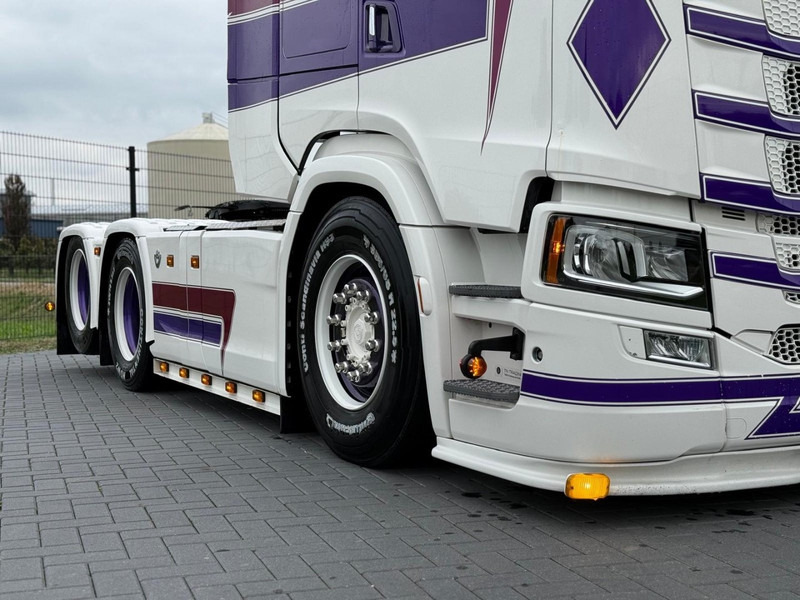 Scania S580 V8 NGS VOLLUCHT, SHOW, LEATHER, RETARDER, LOW MILEAGE, WB 315. - رأس تريلا: صورة 3 Scania S580 V8 NGS VOLLUCHT, SHOW, LEATHER, RETARDER, LOW MILEAGE, WB 315. - رأس تريلا: صورة 3
