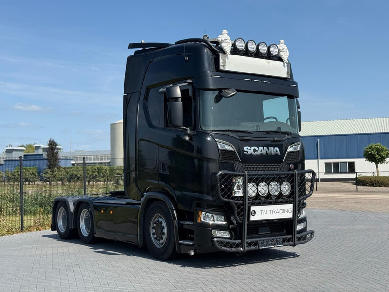 Scania S650 V8 NGS 6X4, 3.15WB, VOLLUCHT, RETARDER, LEER. - مقطورة السحب: صورة 1 Scania S650 V8 NGS 6X4, 3.15WB, VOLLUCHT, RETARDER, LEER. - مقطورة السحب: صورة 1