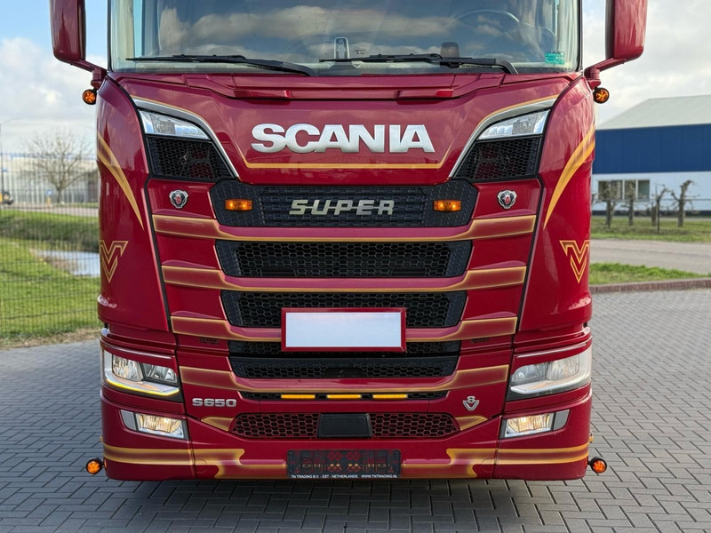 Scania S650 V8 NGS FULL AIR, SHOW, INTERIOR, ALCOA, HYDRAULIC/PTO. - مقطورة السحب: صورة 3 Scania S650 V8 NGS FULL AIR, SHOW, INTERIOR, ALCOA, HYDRAULIC/PTO. - مقطورة السحب: صورة 3