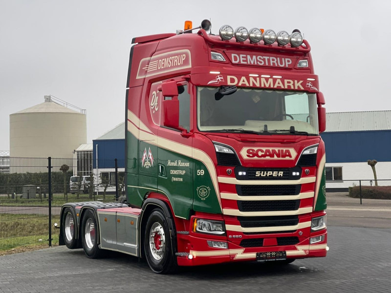 Scania S650 V8 NGS SHOW TRUCK, FULL AIR, RETARDER, PTO/HYDRAULIC! - مقطورة السحب: صورة 1 Scania S650 V8 NGS SHOW TRUCK, FULL AIR, RETARDER, PTO/HYDRAULIC! - مقطورة السحب: صورة 1