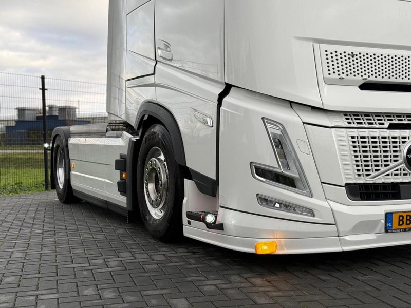 Volvo FH 13.460XL NEW, FULL AIR, ALCOA, HYDRAULIC, XL, SHOW, FULL. - رأس تريلا: صورة 5 Volvo FH 13.460XL NEW, FULL AIR, ALCOA, HYDRAULIC, XL, SHOW, FULL. - رأس تريلا: صورة 5