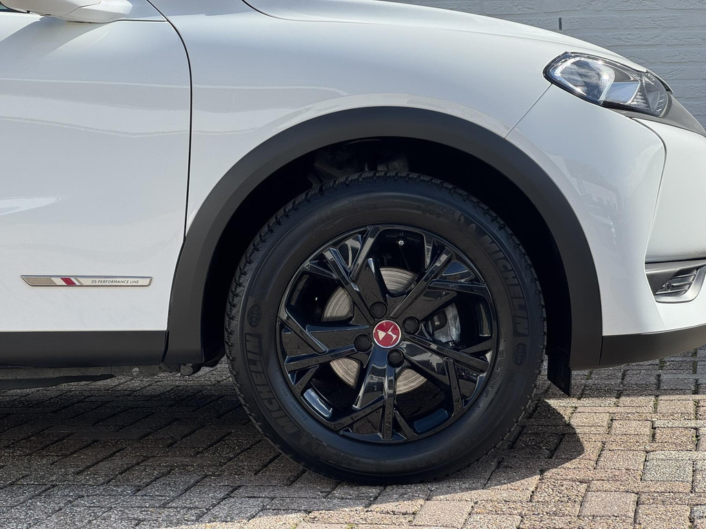DS DS 3-Crossback 1.2 Performance Line+ Leder alcantara Camera Carplay Cruise Navigatie Clima - سيارة دفع رباعي: صورة 5 DS DS 3-Crossback 1.2 Performance Line+ Leder alcantara Camera Carplay Cruise Navigatie Clima - سيارة دفع رباعي: صورة 5