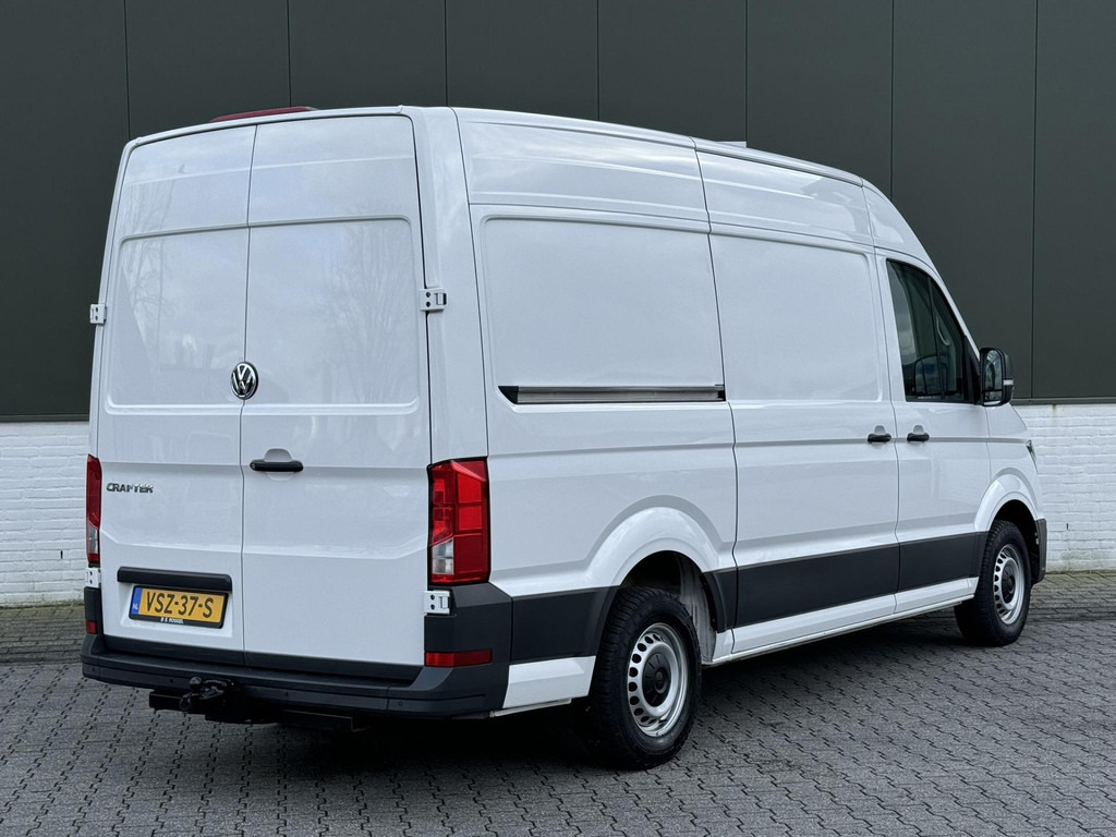 Volkswagen Crafter-30 2.0 TDI L3H3 Highline Carplay DAB Cruise Verwarmde voorruit Trekhaak Lat om Lat - فان: صورة 2 Volkswagen Crafter-30 2.0 TDI L3H3 Highline Carplay DAB Cruise Verwarmde voorruit Trekhaak Lat om Lat - فان: صورة 2