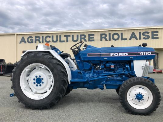 Ford 4110 V fruitier arceau tracteur à 15 000 € sans tva à rajouter - جرار: صورة 1 Ford 4110 V fruitier arceau tracteur à 15 000 € sans tva à rajouter - جرار: صورة 1