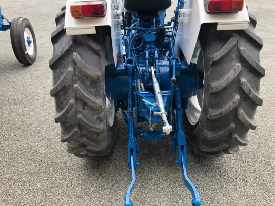 جرار Ford 4110 V fruitier arceau tracteur à 15 000 € sans tva à rajouter: صورة 10