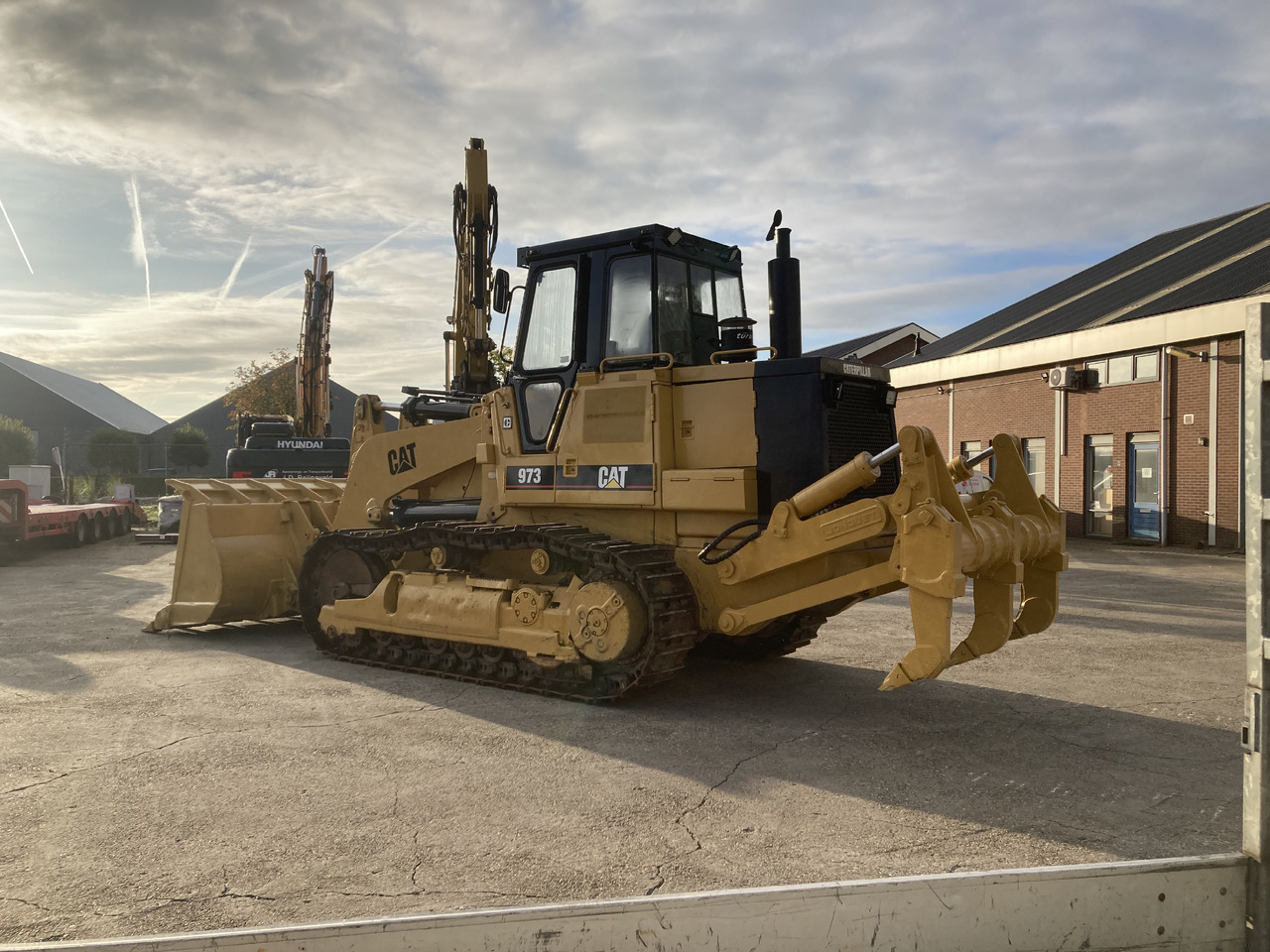 اللودر المجنزر CATERPILLAR 973: صورة 7