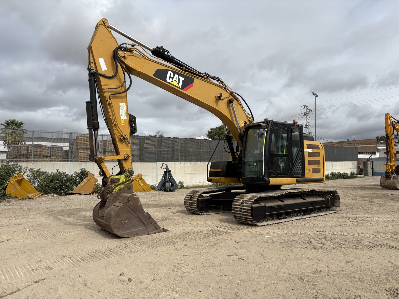 CATERPILLAR 320EL RR - حفار زاحف: صورة 1 CATERPILLAR 320EL RR - حفار زاحف: صورة 1