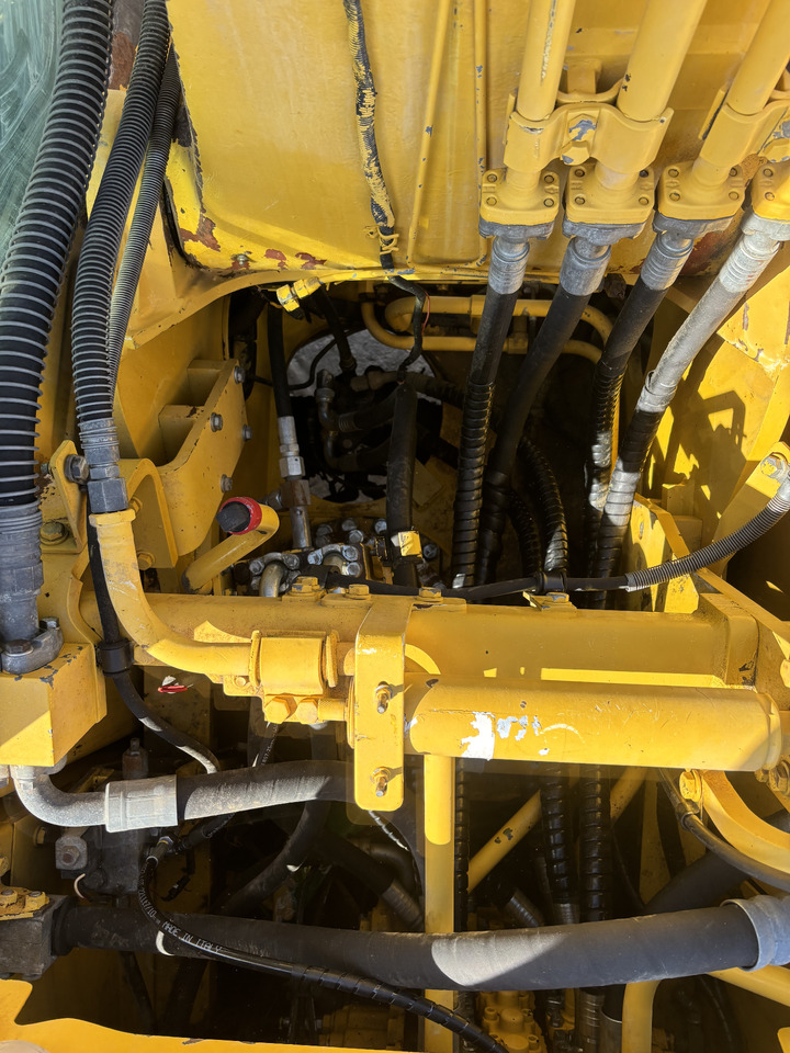 تأجير KOMATSU PC210-8 KOMATSU PC210-8: صورة 7