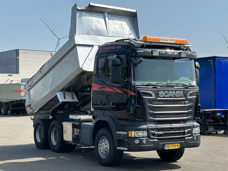 Scania R560 V8 6x4 Tipper / Big Axle / Full Steel / Euro 5 / Retarder - شاحنة قلاب: صورة 2 Scania R560 V8 6x4 Tipper / Big Axle / Full Steel / Euro 5 / Retarder - شاحنة قلاب: صورة 2