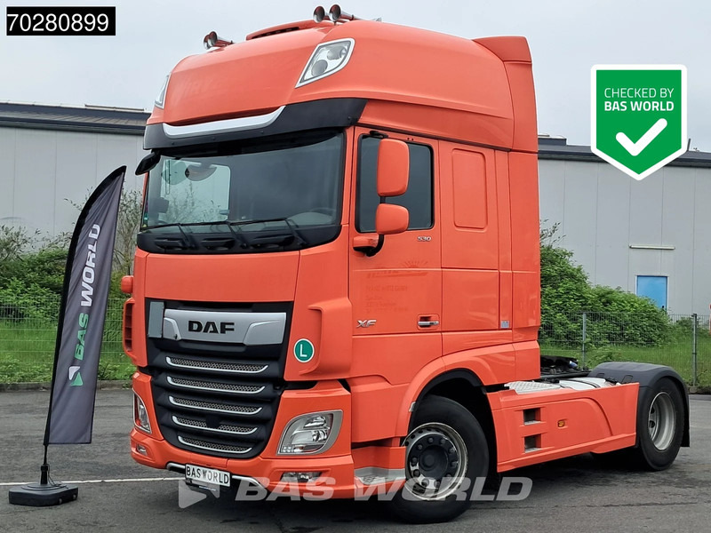 DAF XF 530 4X2 SSC Retarder 2x Tanks Standklima ACC Navi LED - مقطورة السحب: صورة 1 DAF XF 530 4X2 SSC Retarder 2x Tanks Standklima ACC Navi LED - مقطورة السحب: صورة 1