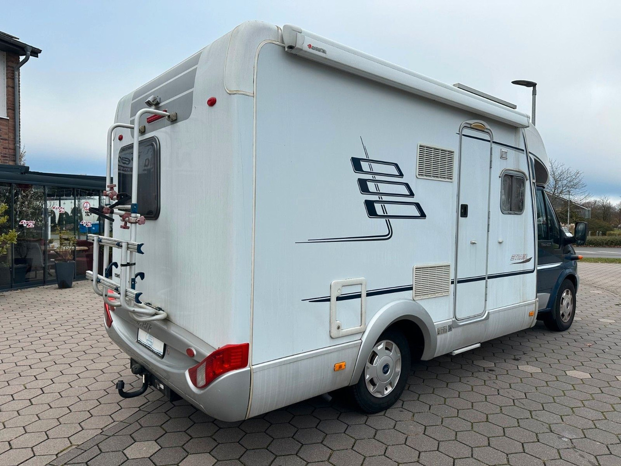 HYMER / ERIBA / HYMERCAR TRAMP T 572 CL/Festbett/Klima/Markise HYMER / ERIBA / HYMERCAR TRAMP T 572 CL/Festbett/Klima/Markise - موتر هوم شبه متكامل: صورة 4 HYMER / ERIBA / HYMERCAR TRAMP T 572 CL/Festbett/Klima/Markise HYMER / ERIBA / HYMERCAR TRAMP T 572 CL/Festbett/Klima/Markise - موتر هوم شبه متكامل: صورة 4
