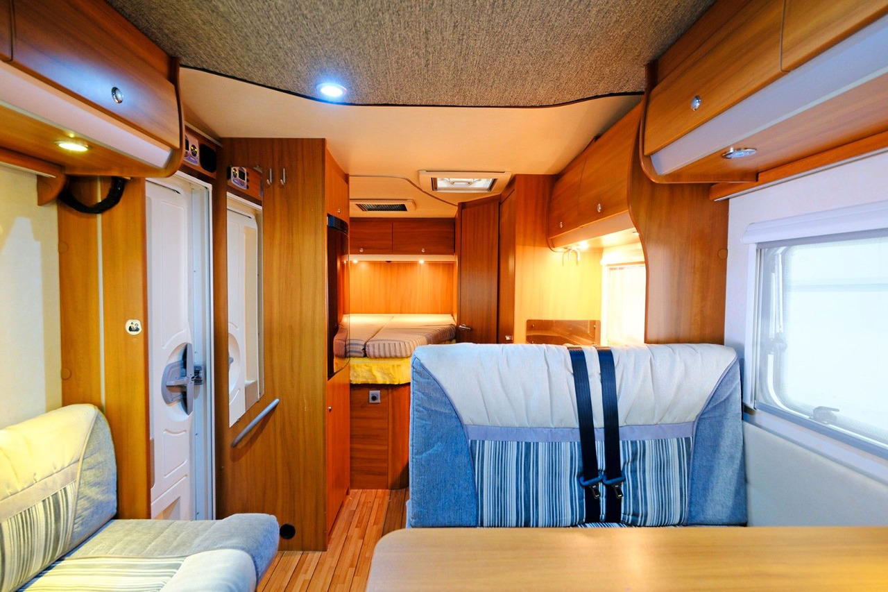 Knaus Sky Wave 650 MF/Festbett+Hubbett/Klima/Markise Knaus Sky Wave 650 MF/Festbett+Hubbett/Klima/Markise - موتر هوم شبه متكامل: صورة 5 Knaus Sky Wave 650 MF/Festbett+Hubbett/Klima/Markise Knaus Sky Wave 650 MF/Festbett+Hubbett/Klima/Markise - موتر هوم شبه متكامل: صورة 5