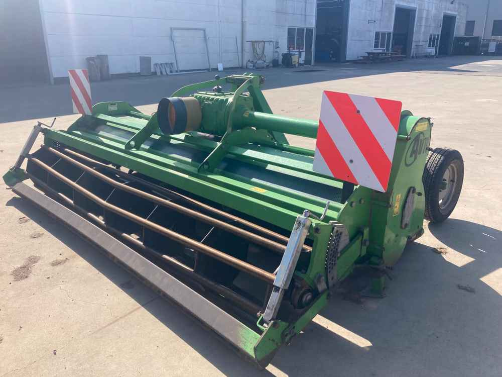 AVR AVR - Multivator - آلات الحصاد: صورة 1 AVR AVR - Multivator - آلات الحصاد: صورة 1