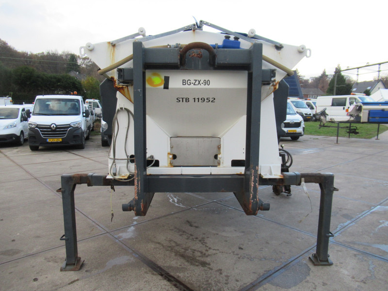 NIDO STRATOS B40-36 PALN-450 Rotopo 4m3 + 2.200L Salzstreuer Saltspreader Zoutstrooier - ناثر غبار/ ملح: صورة 4 NIDO STRATOS B40-36 PALN-450 Rotopo 4m3 + 2.200L Salzstreuer Saltspreader Zoutstrooier - ناثر غبار/ ملح: صورة 4