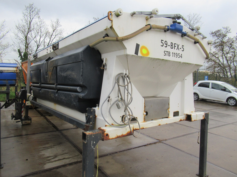 NIDO STRATOS B40-36 PALN Rotopower 4m3 + 2.200L Salzstreuer Saltspreader Zoutstrooier - ناثر غبار/ ملح: صورة 4 NIDO STRATOS B40-36 PALN Rotopower 4m3 + 2.200L Salzstreuer Saltspreader Zoutstrooier - ناثر غبار/ ملح: صورة 4