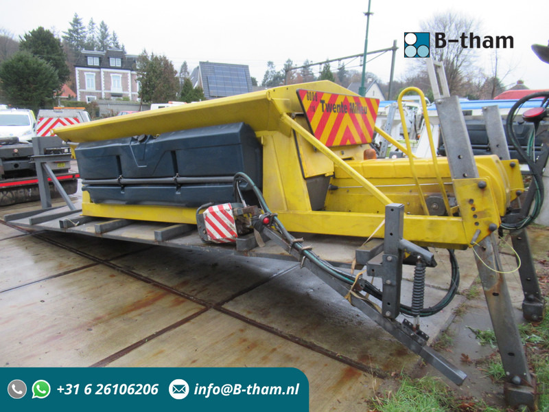 NIDO STRATOS B40-42 PALN Rotopower 4m3 + 2.200L Salzstreuer Saltspreader Zoutstrooier - ناثر غبار/ ملح: صورة 1 NIDO STRATOS B40-42 PALN Rotopower 4m3 + 2.200L Salzstreuer Saltspreader Zoutstrooier - ناثر غبار/ ملح: صورة 1