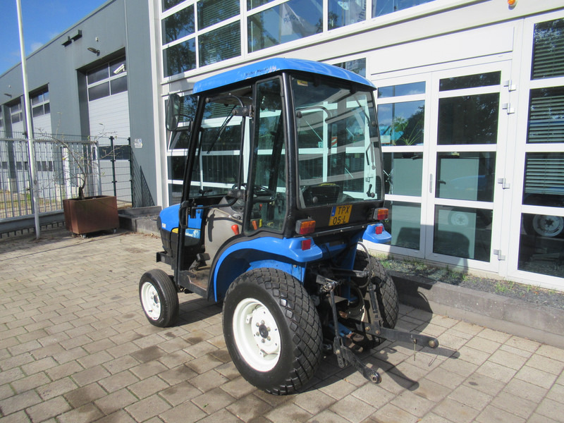 New Holland TC21D 4WD 4x4 Cabine Verwarming - جرار: صورة 3 New Holland TC21D 4WD 4x4 Cabine Verwarming - جرار: صورة 3