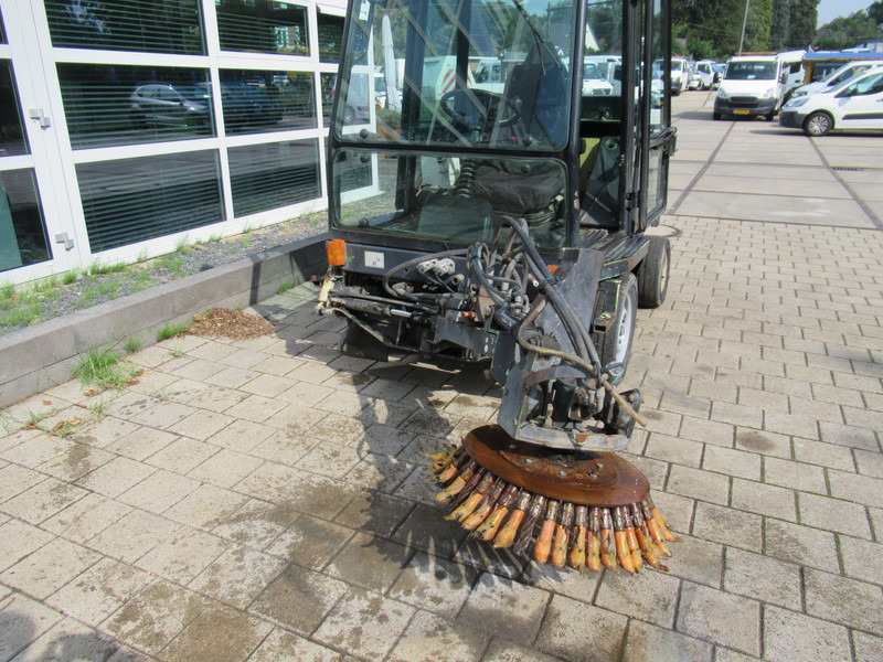 ROBERINE 1503 - 628 4WD Onkruidborstelmachine - سياره كنس شوارع: صورة 2 ROBERINE 1503 - 628 4WD Onkruidborstelmachine - سياره كنس شوارع: صورة 2