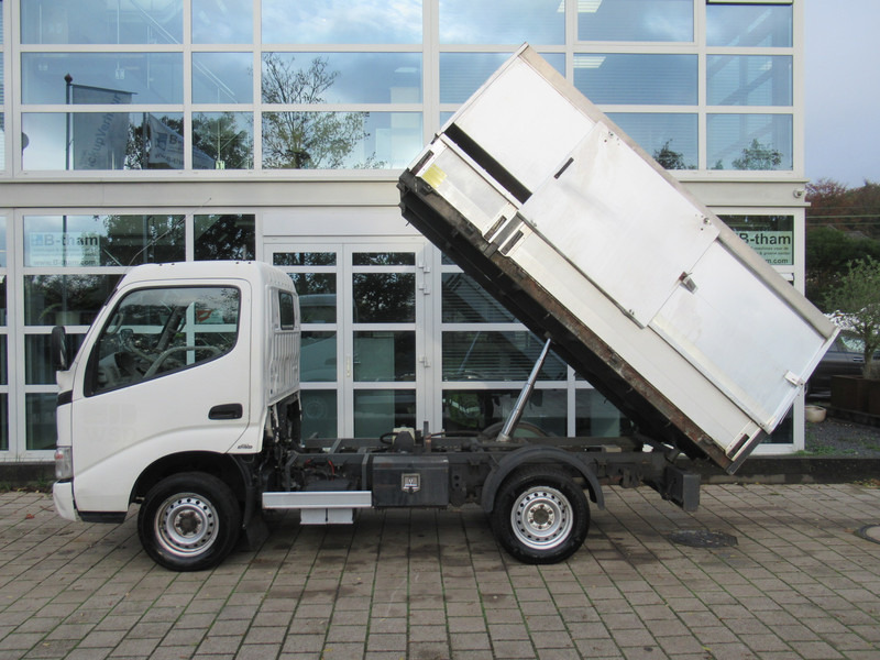 Toyota Dyna 100 3.0 D-4D 80KW Comfort Veegvuilkipper Tipper - قلاب صغير: صورة 3 Toyota Dyna 100 3.0 D-4D 80KW Comfort Veegvuilkipper Tipper - قلاب صغير: صورة 3