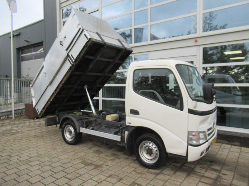 Toyota Dyna 100 3.0 D-4D 80KW Comfort Veegvuilkipper Tipper - قلاب صغير: صورة 2 Toyota Dyna 100 3.0 D-4D 80KW Comfort Veegvuilkipper Tipper - قلاب صغير: صورة 2