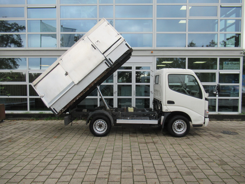 Toyota Dyna 100 3.0 D-4D 80KW Comfort Veegvuilkipper Tipper - قلاب صغير: صورة 4 Toyota Dyna 100 3.0 D-4D 80KW Comfort Veegvuilkipper Tipper - قلاب صغير: صورة 4