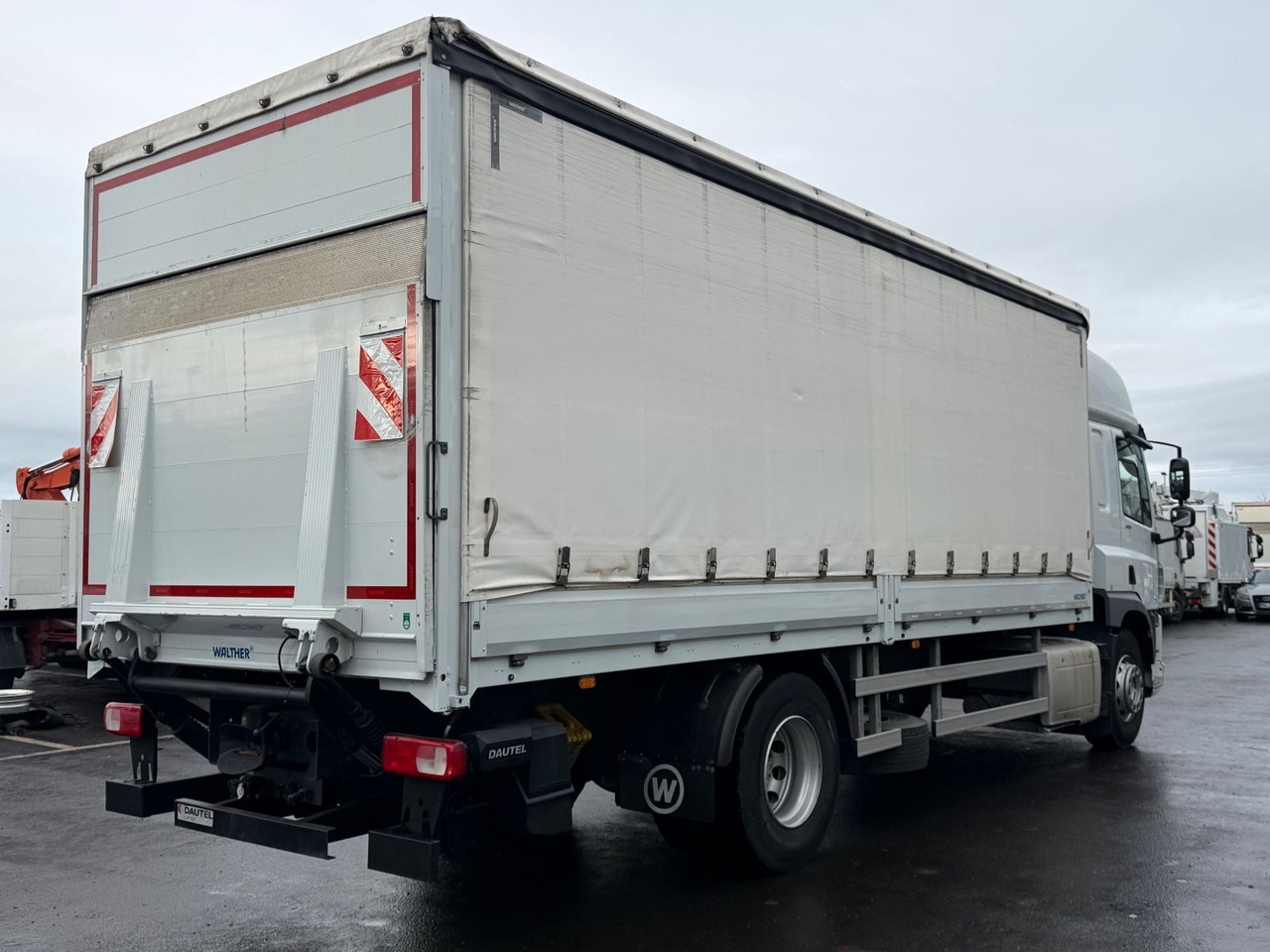 DAF CF 400FA Pritsche/Plane, Edscha, Retarder, Lbw - شاحنة ذات ستائر جانبية: صورة 4 DAF CF 400FA Pritsche/Plane, Edscha, Retarder, Lbw - شاحنة ذات ستائر جانبية: صورة 4