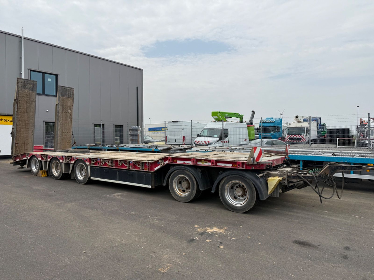 Humbaur 5-Achs Tieflader / Lift- und Lenkachse/ 50 to - مقطورة بلودر منخفض: صورة 1 Humbaur 5-Achs Tieflader / Lift- und Lenkachse/ 50 to - مقطورة بلودر منخفض: صورة 1