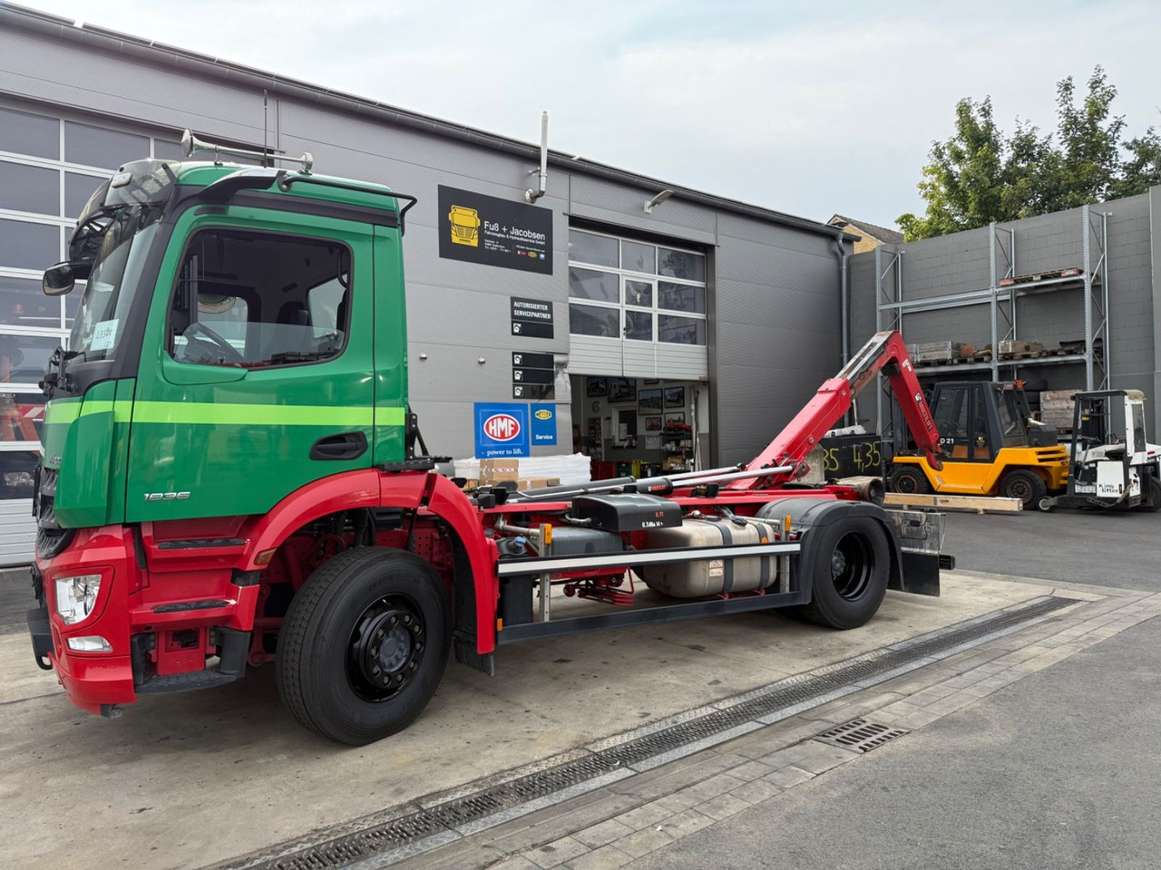Mercedes-Benz Arocs 1836/10,7L/Hiab Ultima 14S/4x2/Autom./Top - شاحنة برافعة خطافية: صورة 3 Mercedes-Benz Arocs 1836/10,7L/Hiab Ultima 14S/4x2/Autom./Top - شاحنة برافعة خطافية: صورة 3