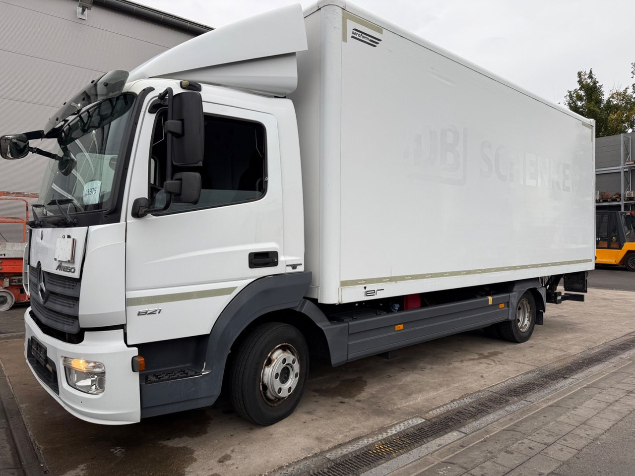 Mercedes-Benz Atego 3 4x2 821 4x2 LBW / Ahk. / Palfinger / 6m - شاحنة صندوقية: صورة 1 Mercedes-Benz Atego 3 4x2 821 4x2 LBW / Ahk. / Palfinger / 6m - شاحنة صندوقية: صورة 1