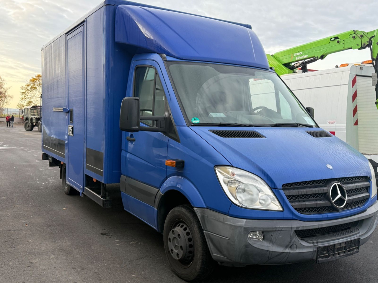 Mercedes-Benz Sprinter II 513 cdi Koffer, Lbw, Ahk, Winde - شاحنة بصندوق مغلق: صورة 3 Mercedes-Benz Sprinter II 513 cdi Koffer, Lbw, Ahk, Winde - شاحنة بصندوق مغلق: صورة 3