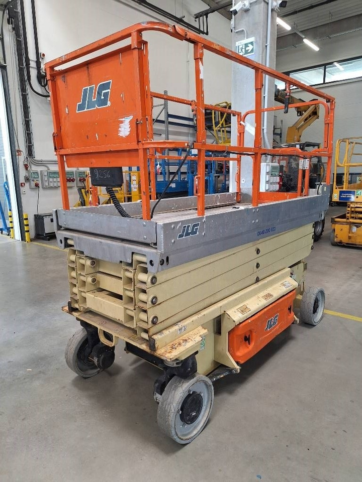 JLG 2646 ES - مرفاع مقصي: صورة 3 JLG 2646 ES - مرفاع مقصي: صورة 3
