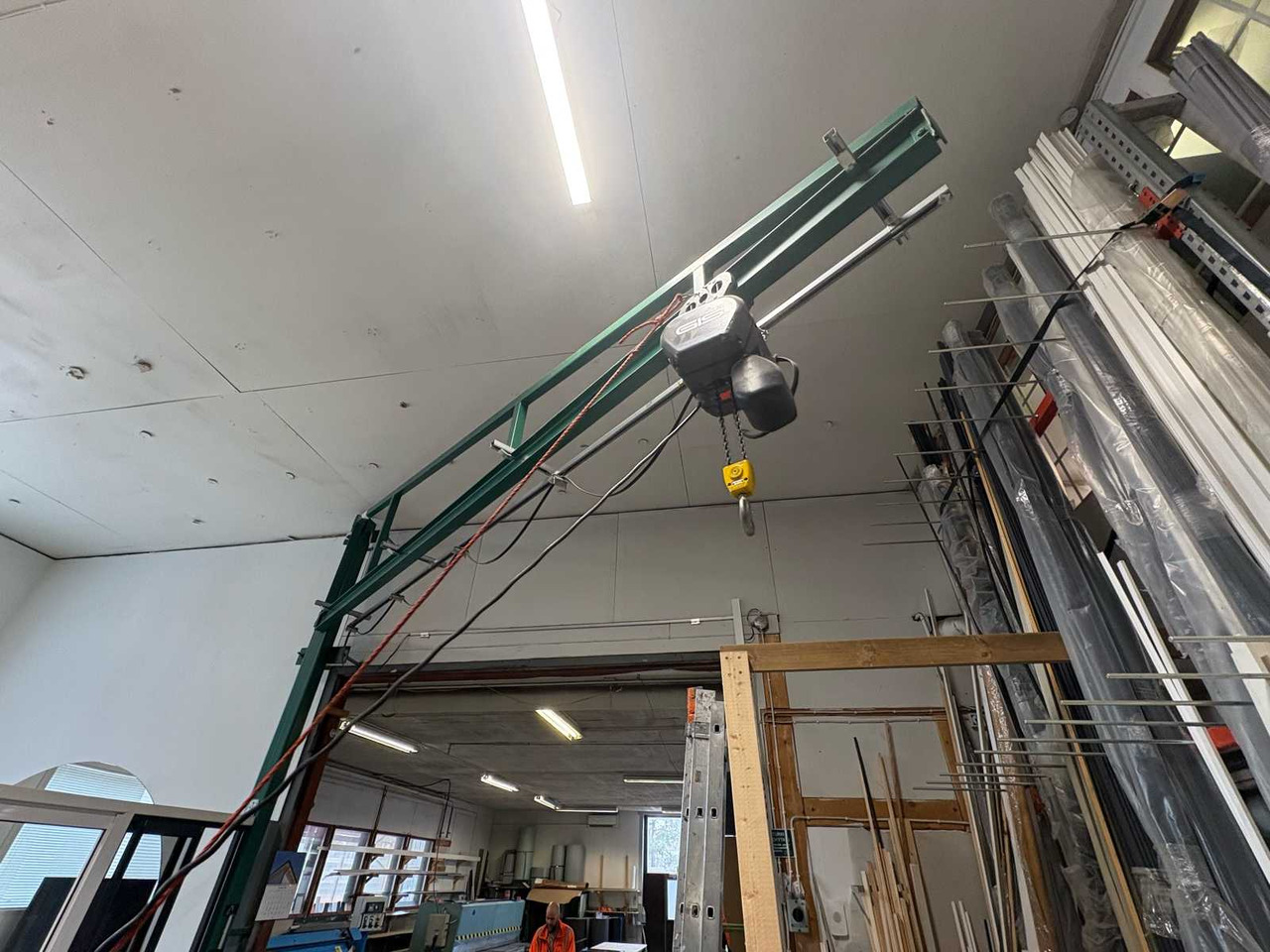 Column lift 500kg - رافعة قنطرية متحركة: صورة 1 Column lift 500kg - رافعة قنطرية متحركة: صورة 1