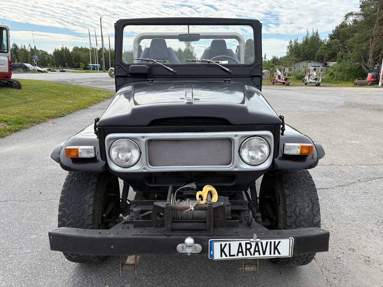 Convertible Toyota Land Cruiser BJ40 - سيارة دفع رباعي: صورة 2 Convertible Toyota Land Cruiser BJ40 - سيارة دفع رباعي: صورة 2