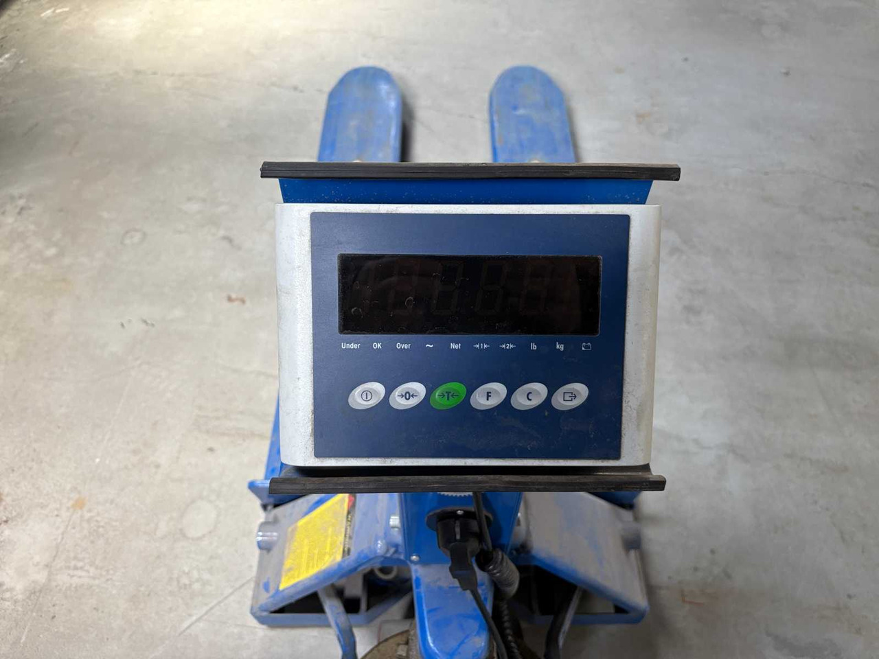 Pump carts on scales - شاحنة نقل الطبالي: صورة 3 Pump carts on scales - شاحنة نقل الطبالي: صورة 3