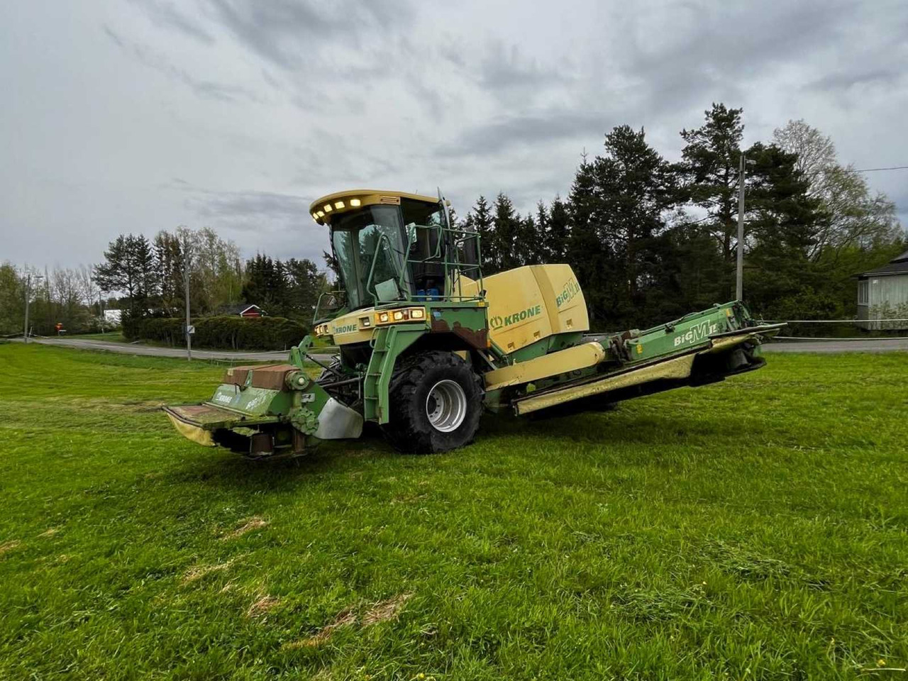 Ride-on mower Krone Big M 2 - جزازة العشب: صورة 1 Ride-on mower Krone Big M 2 - جزازة العشب: صورة 1