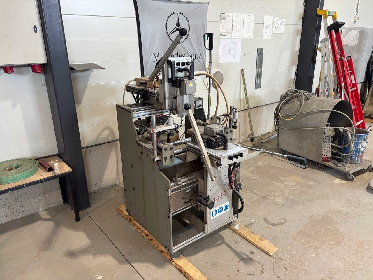 Three-spindle copy milling cutter P macchine s.r.l 03P - آلة طحن المعادن: صورة 2 Three-spindle copy milling cutter P macchine s.r.l 03P - آلة طحن المعادن: صورة 2