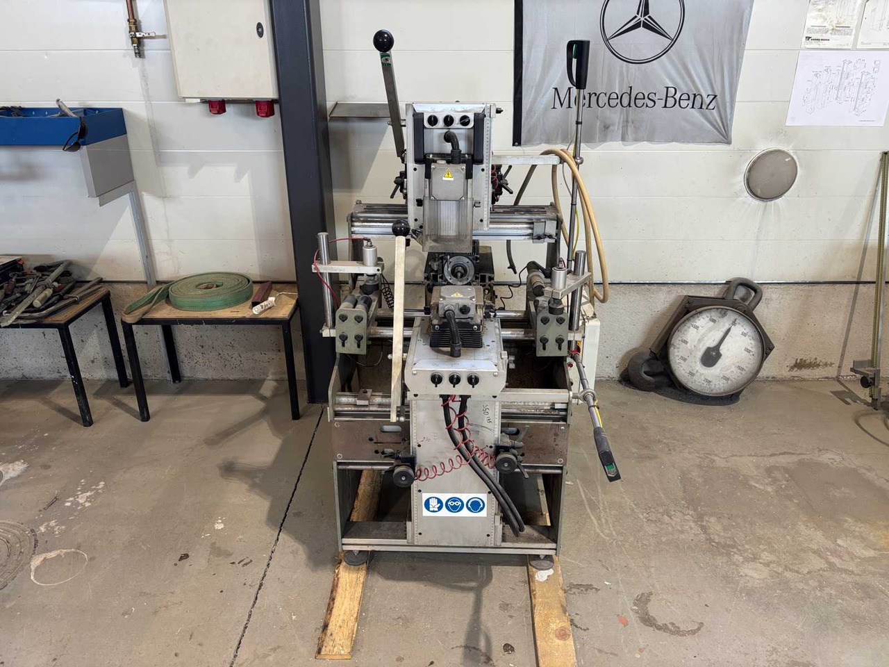Three-spindle copy milling cutter P macchine s.r.l 03P - آلة طحن المعادن: صورة 1 Three-spindle copy milling cutter P macchine s.r.l 03P - آلة طحن المعادن: صورة 1