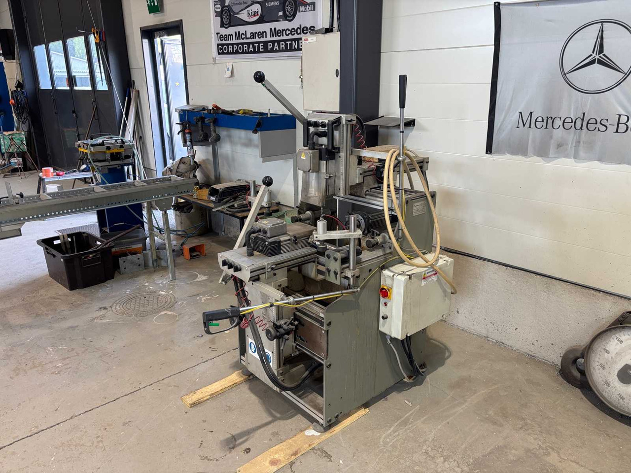 Three-spindle copy milling cutter P macchine s.r.l 03P - آلة طحن المعادن: صورة 3 Three-spindle copy milling cutter P macchine s.r.l 03P - آلة طحن المعادن: صورة 3