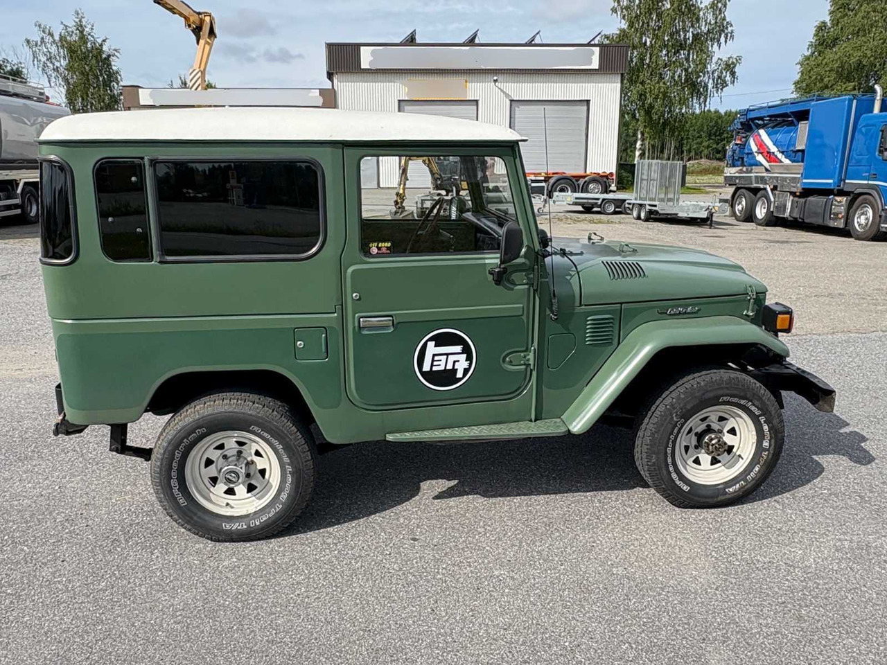 Vintage car Toyota Land Cruiser BJ40 - سيارة دفع رباعي: صورة 4 Vintage car Toyota Land Cruiser BJ40 - سيارة دفع رباعي: صورة 4